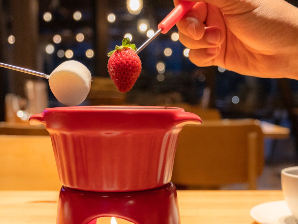 【2/1～2/28限定】バレンタイン宿泊プラン｜いちご狩り×お部屋でチョコフォンデュ（1泊朝食付）