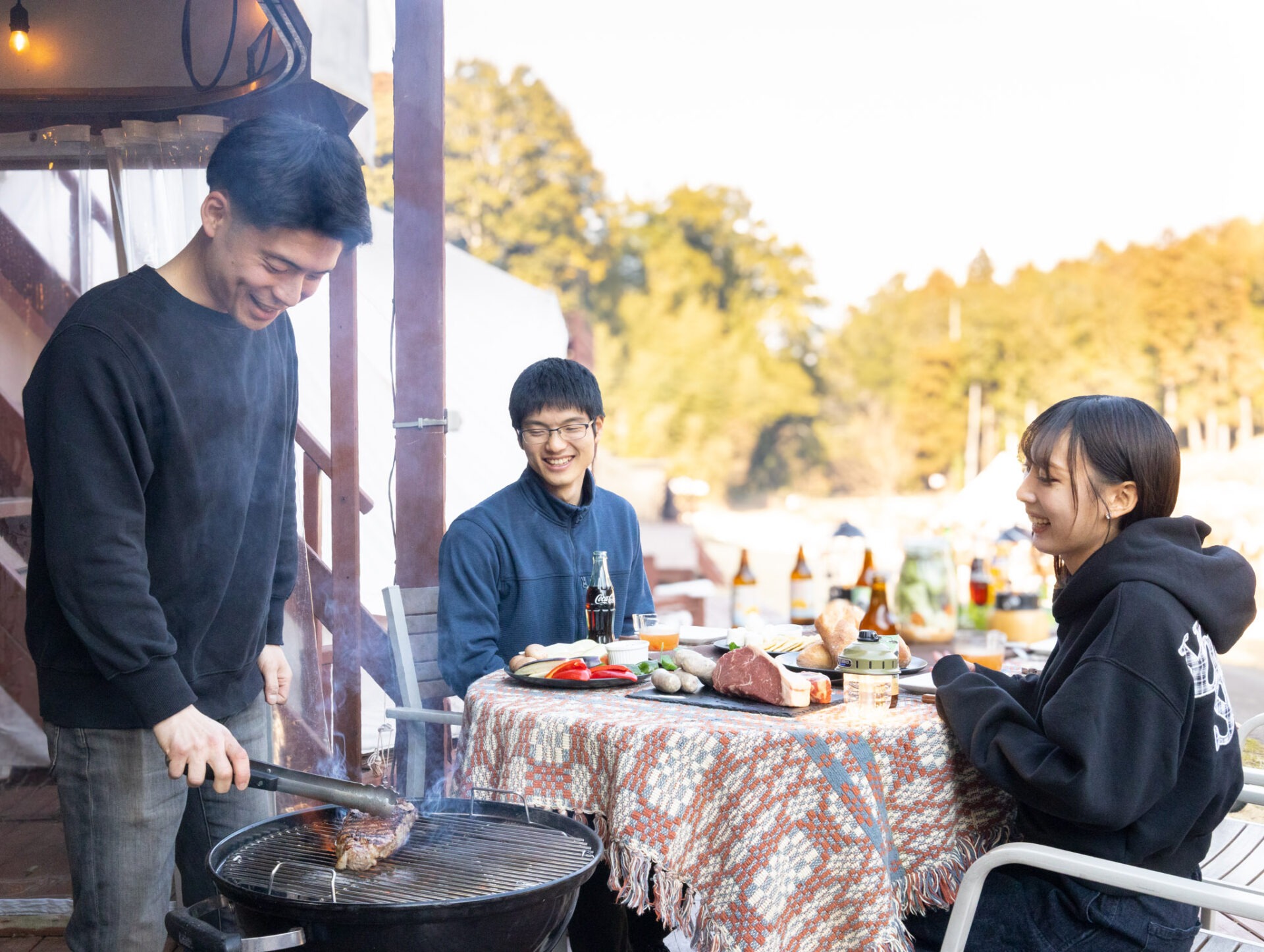 【3月グランピング限定】学生証提示で1ポンドステーキ1枚増量×BBQ・温泉・サウナ満喫。お腹も大満足の学生応援プラン登場